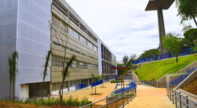 Ceuvilaalpinaportal1