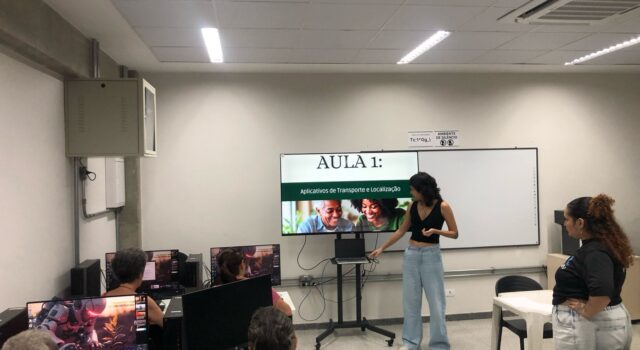 Projeto Da Biblioteca De Inclusão Digital Para Terceira Idade. Prática No Telecentro. Sexta 11h++