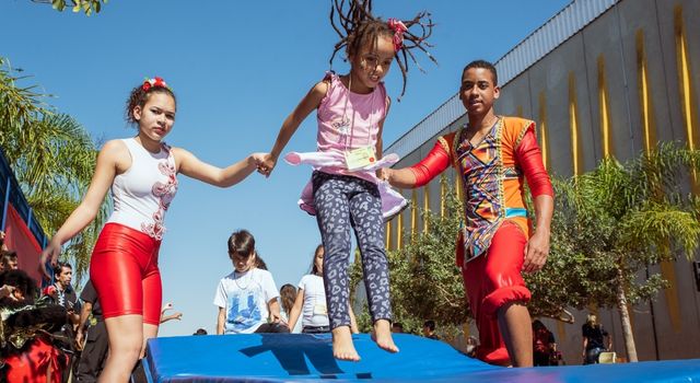 Foto De Crianças No Recreio Nas Férias