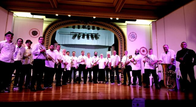 423bba9e 170e 48f2 B550 C2054d5abd5d