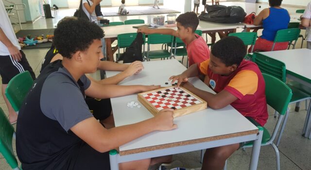 Jogos e Brincadeiras